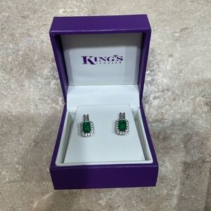 King’s emerald earrings